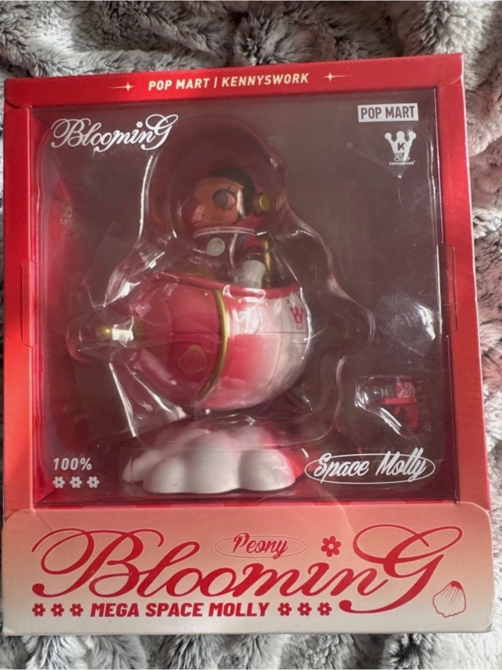 POP MART Blooming Series Peony Mega Space Molly 100% China